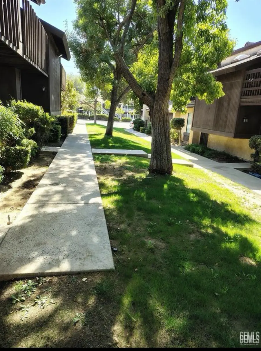 6016 AUBURN STREET #D, Bakersfield, CA 93306 - #2