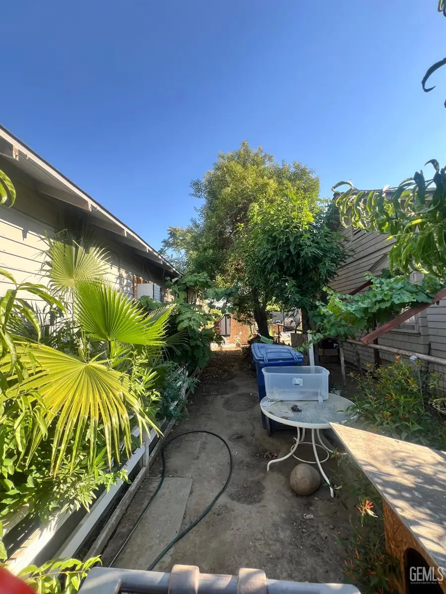 1215 OREGON STREET, Bakersfield, CA 93305 - #2