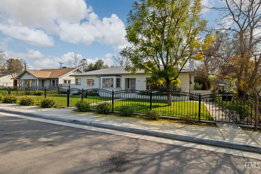 215 JEFFERSON STREET, Bakersfield, CA 93305 - #2