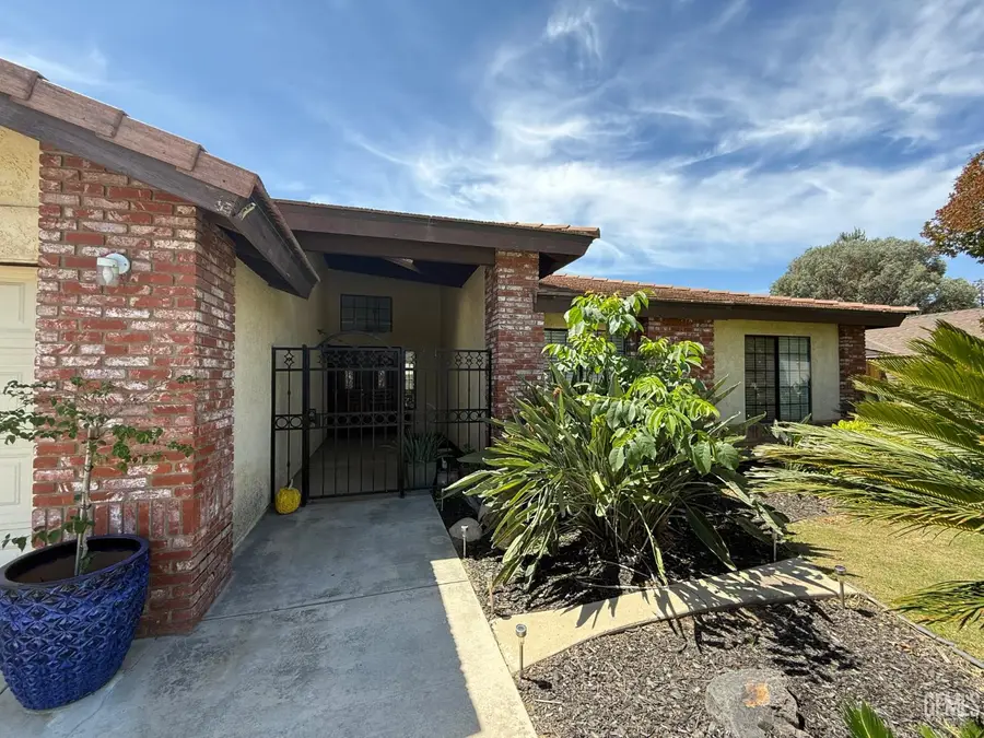 6909 ROLLING RIDGE DRIVE, Bakersfield, CA 93306 - #3