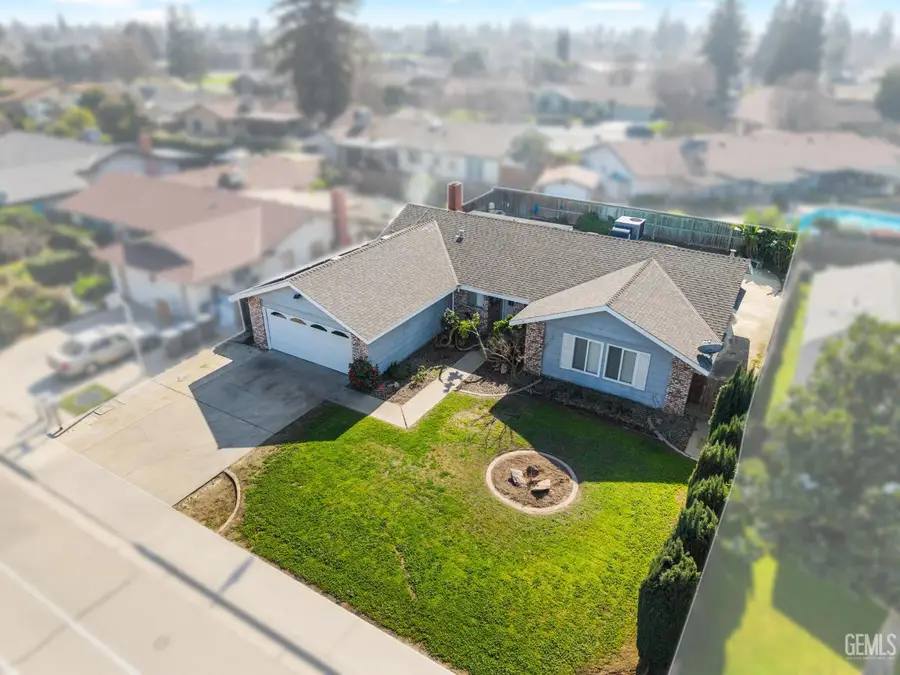 3217 W WHITENDALE AVENUE, Visalia, CA 93277 - #3