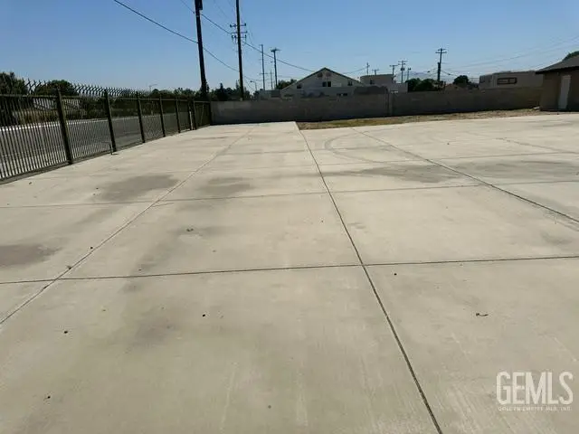 655 S PANAMA LANE, Bakersfield, CA 93307 - #2