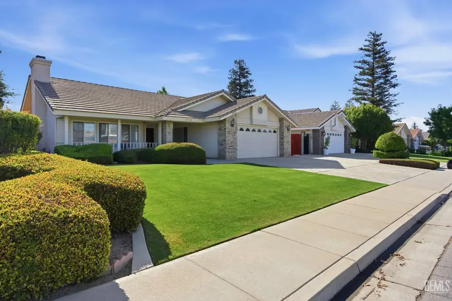 5710 STAGELINE DRIVE, Bakersfield, CA 93312 - #2