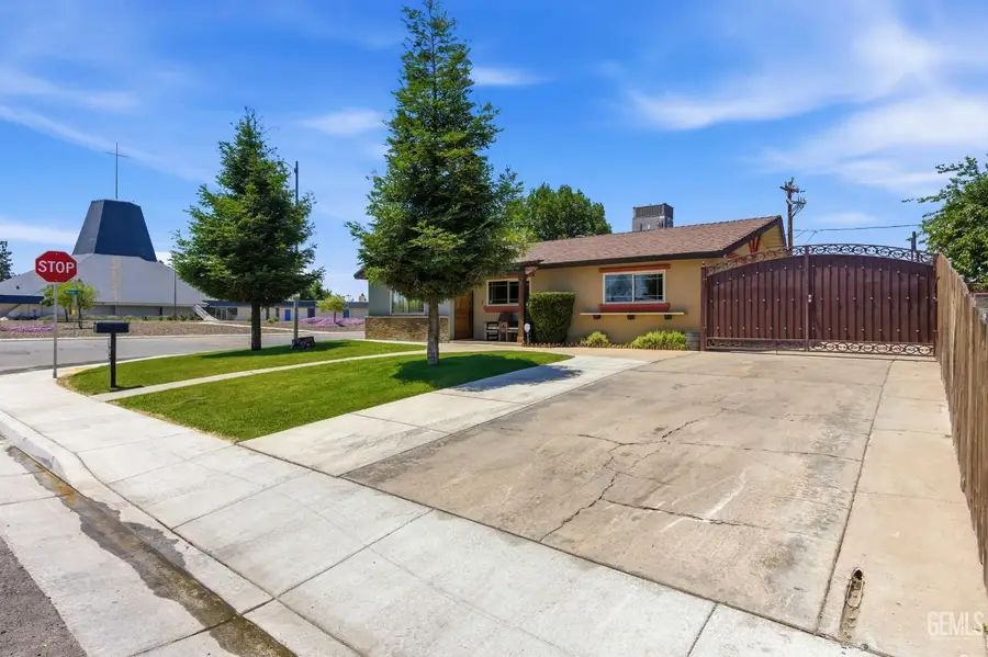 2417 ORIOLE STREET, Bakersfield, CA 93309 - #2