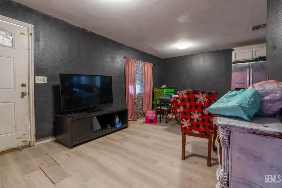 141 AUGUSTA STREET, Bakersfield, CA 93307 - #3