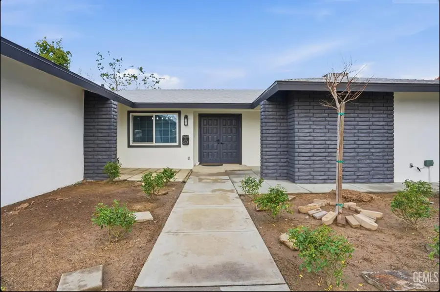 112 ANGELL STREET, Bakersfield, CA 93309 - #2