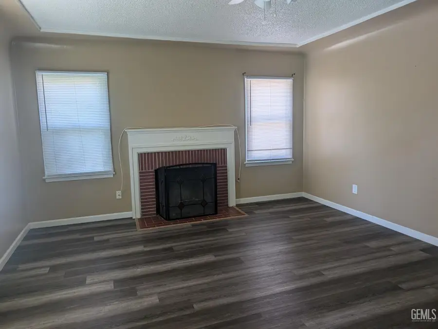 318 S MYRTLE STREET, Bakersfield, CA 93304 - #3