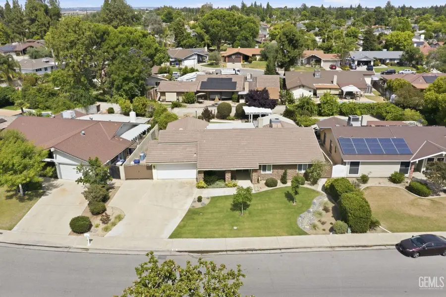 616 WINCHESTER STREET, Bakersfield, CA 93309 - #2