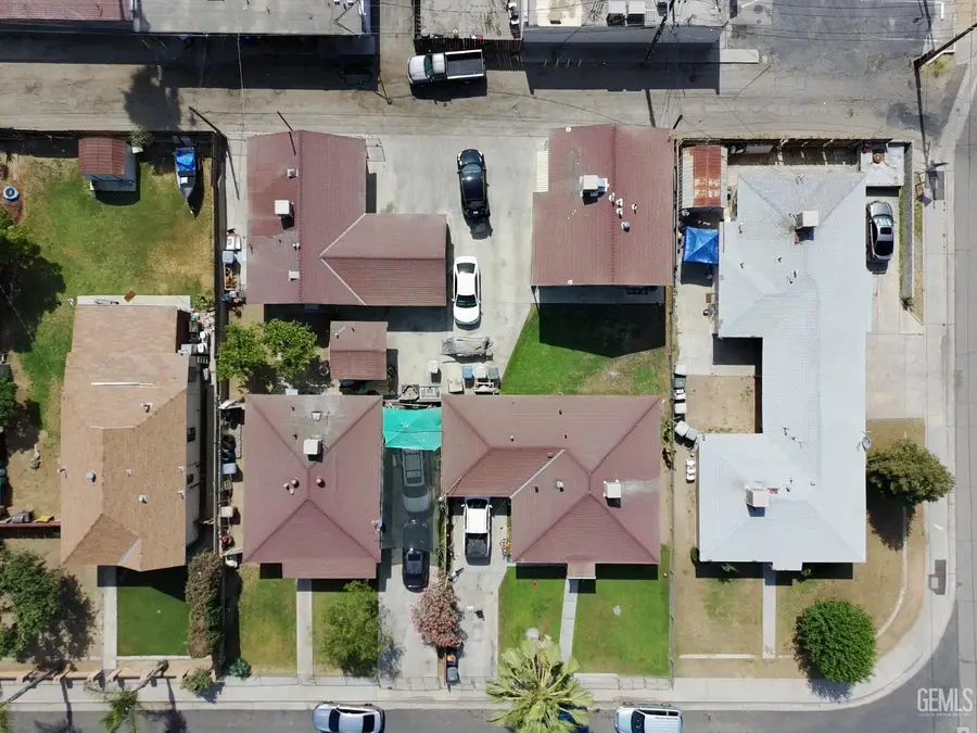 9704 VELMA AVENUE, Lamont, CA 93241 - #3