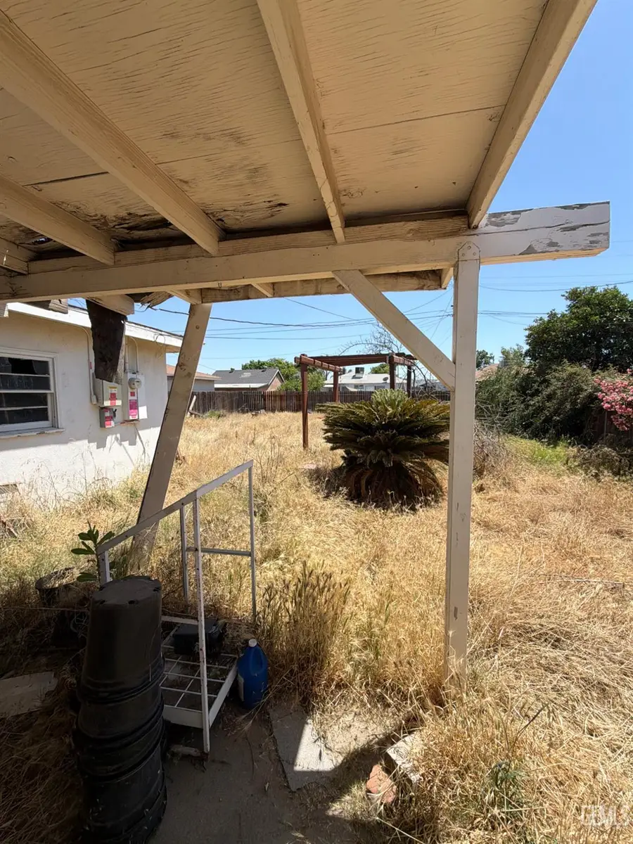 2605 CLEVELAND WAY, Bakersfield, CA 93304 - #2