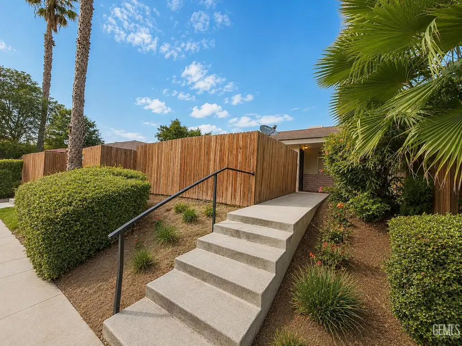 4000 CHRISTMAS TREE LANE, Bakersfield, CA 93306 - #2