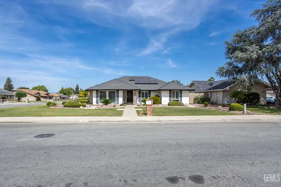 3400 WRENWOOD STREET, Bakersfield, CA 93309 - #2