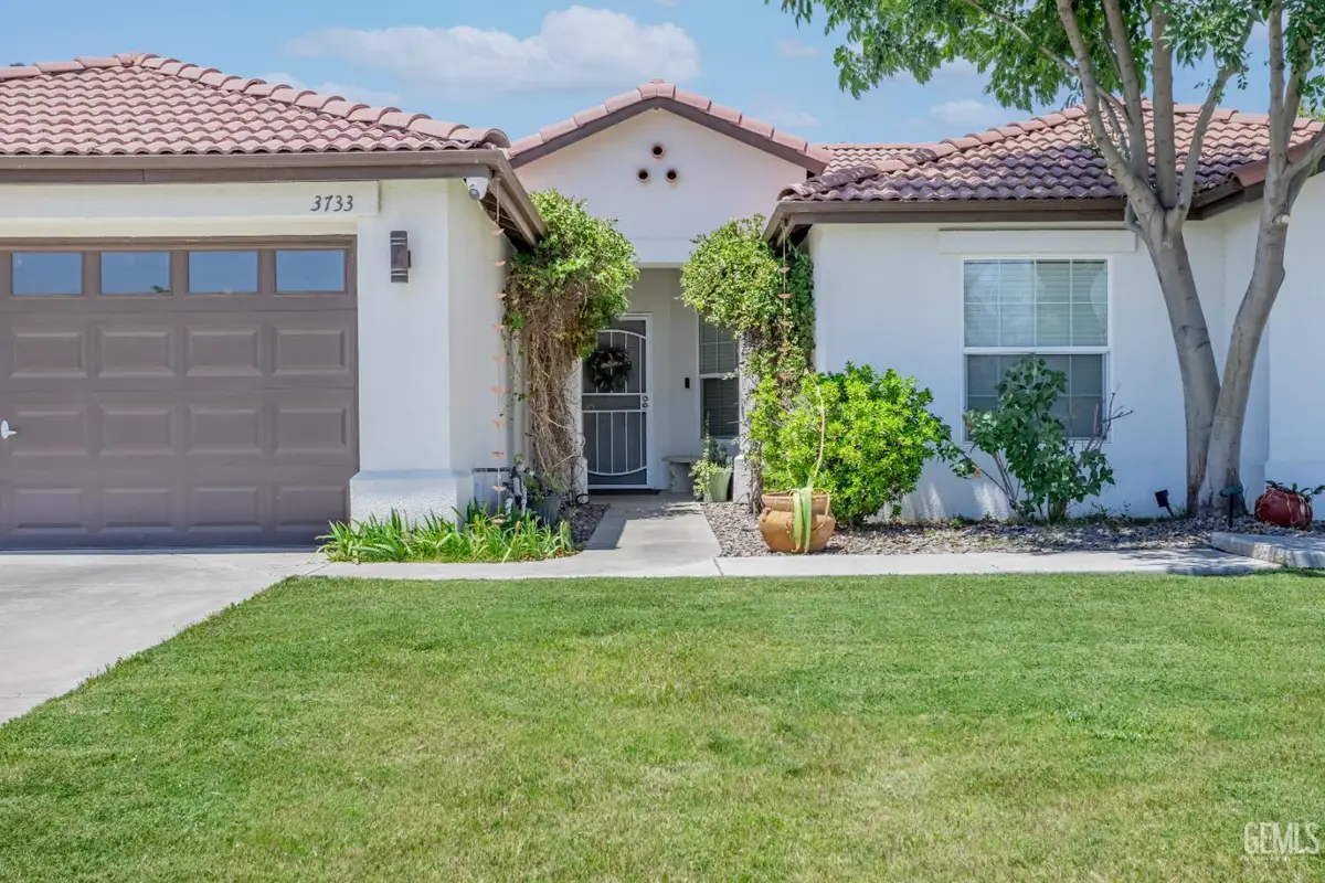 3733 MEADOW HILLS COURT, Bakersfield, CA 93308 - #1