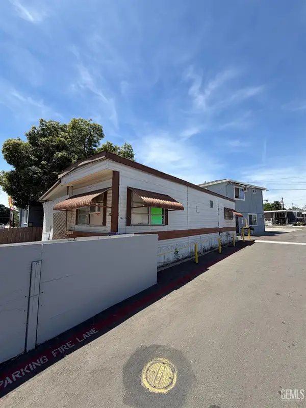 510 ROBERTS LN #22, Bakersfield, CA 93308