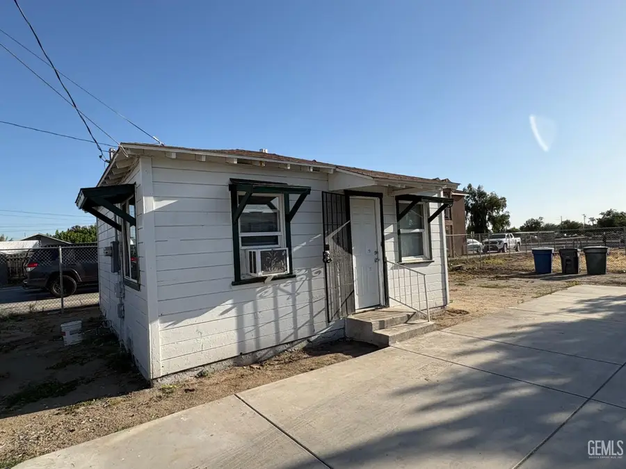 316 FREMONT STREET, Delano, CA 93215 - #3