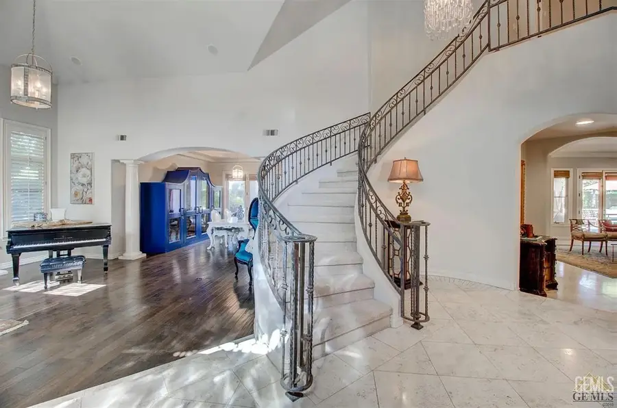 2500 DOVER HILL DRIVE, Bakersfield, CA 93311 - #2