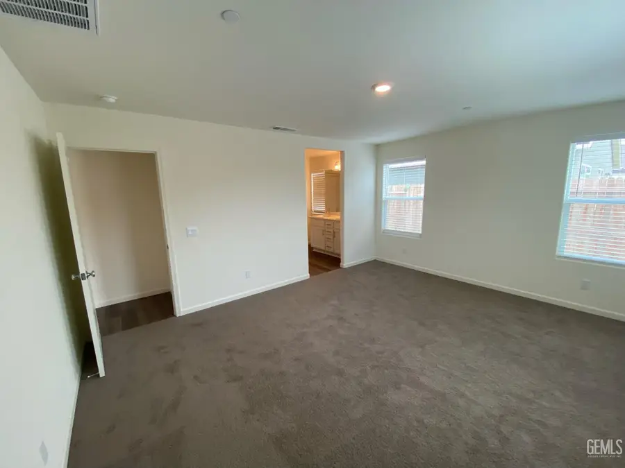 5917 VESPUCCI AVENUE, Bakersfield, CA 93313 - #3