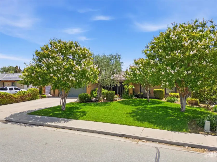 704 WINCHESTER STREET, Bakersfield, CA 93309 - #2