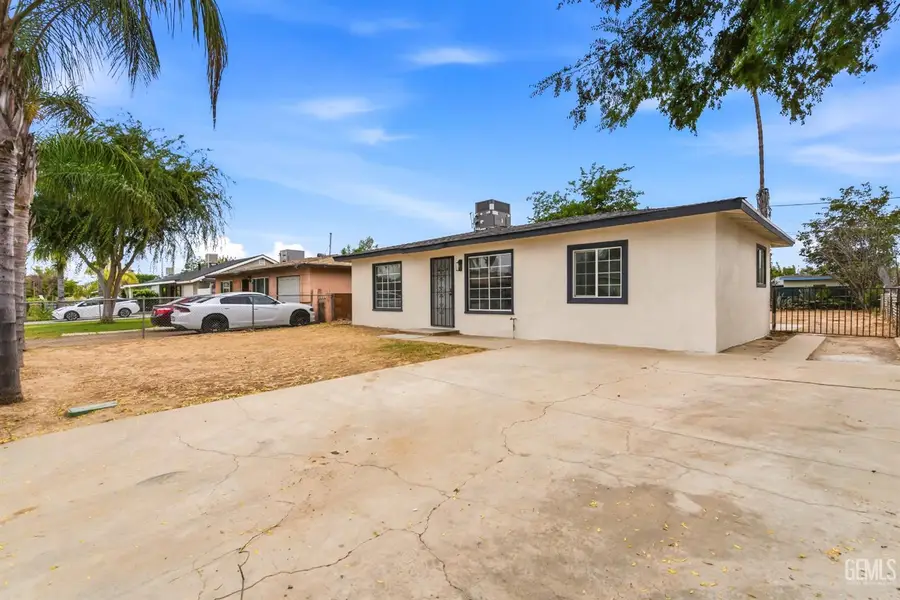 500 DORRANCE STREET, Bakersfield, CA 93307 - #2