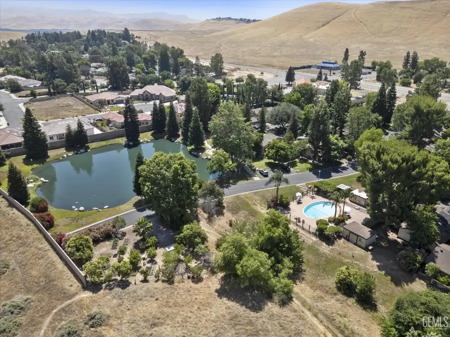 5835 RIGGS COURT, Bakersfield, CA 93306 - #3