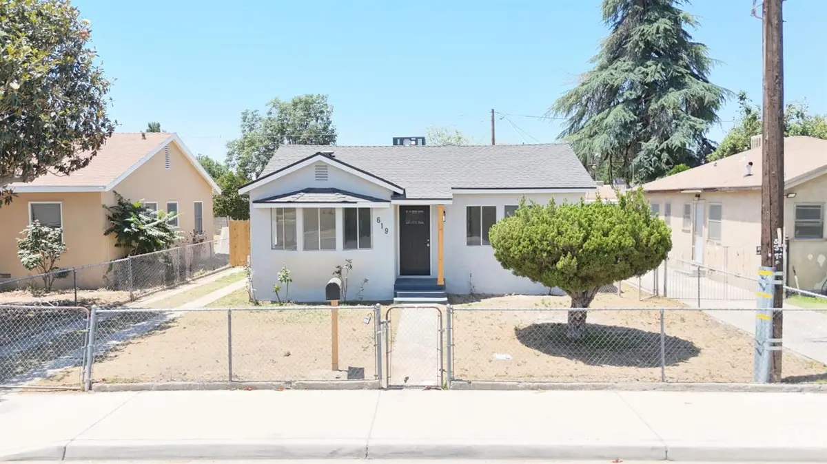 619 T STREET, Bakersfield, CA 93304 - #1