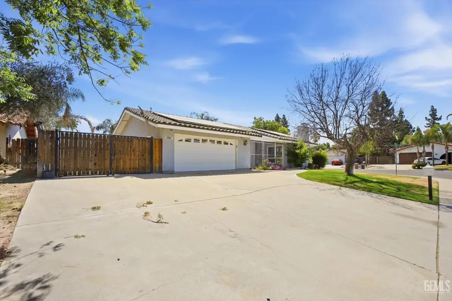2004 GLENMONT DRIVE, Bakersfield, CA 93309 - #3