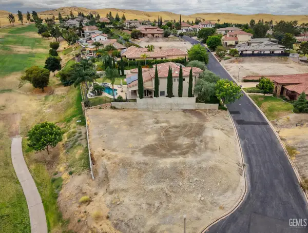5609 VIA VENEZIA, Bakersfield, CA 93306