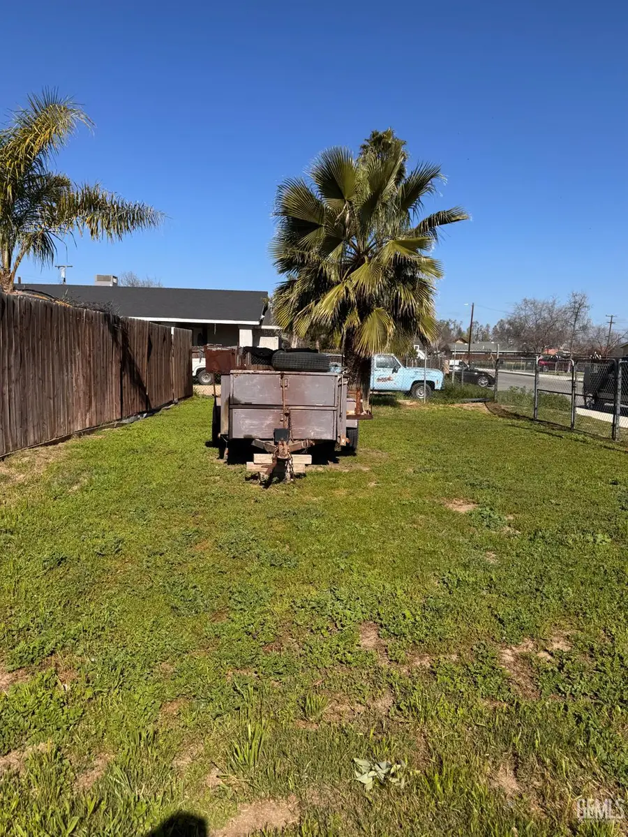 3517 LOTUS LANE, Bakersfield, CA 93307 - #3