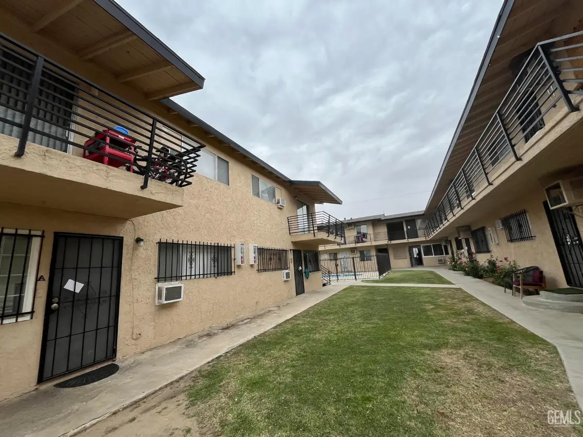 1300 NILES STREET, Bakersfield, CA 93305 - #1