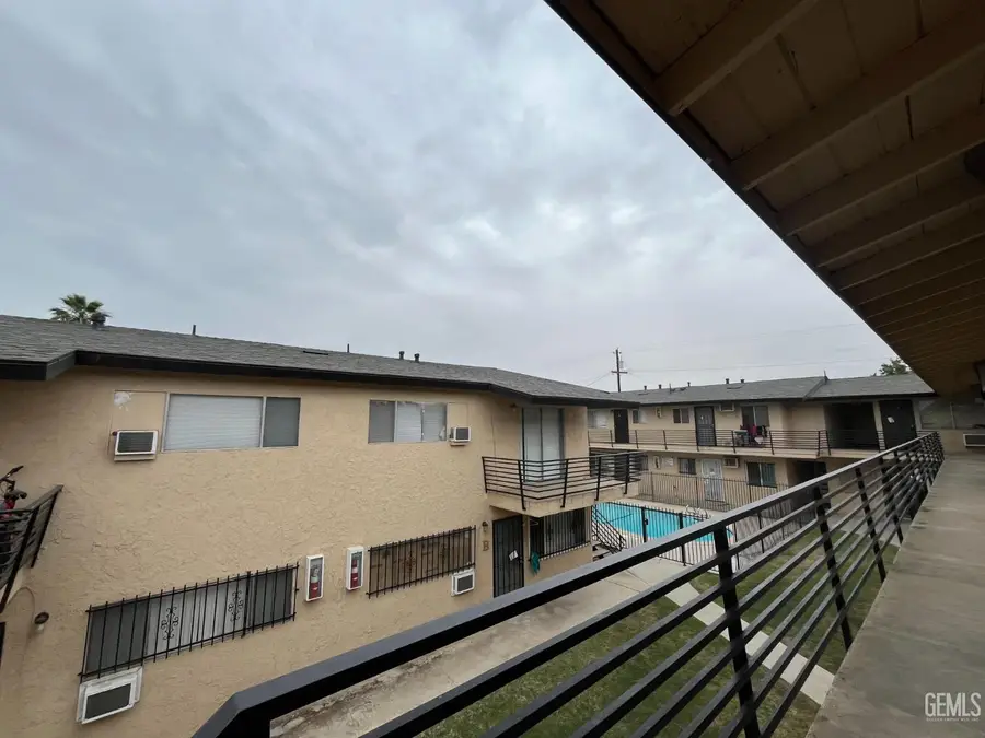 1300 NILES STREET, Bakersfield, CA 93305 - #2