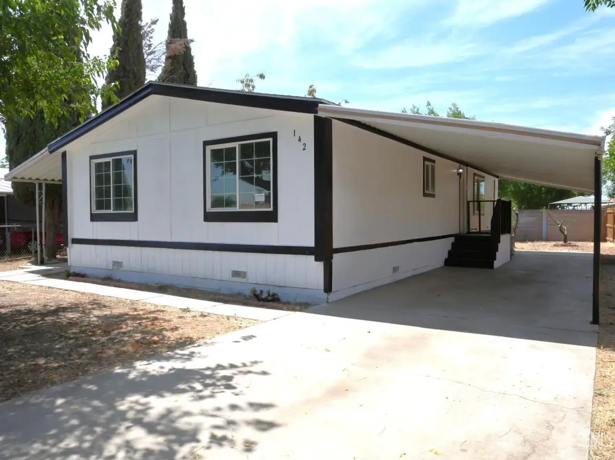 142 W 11TH PLACE, Delano, CA 93215 - #1