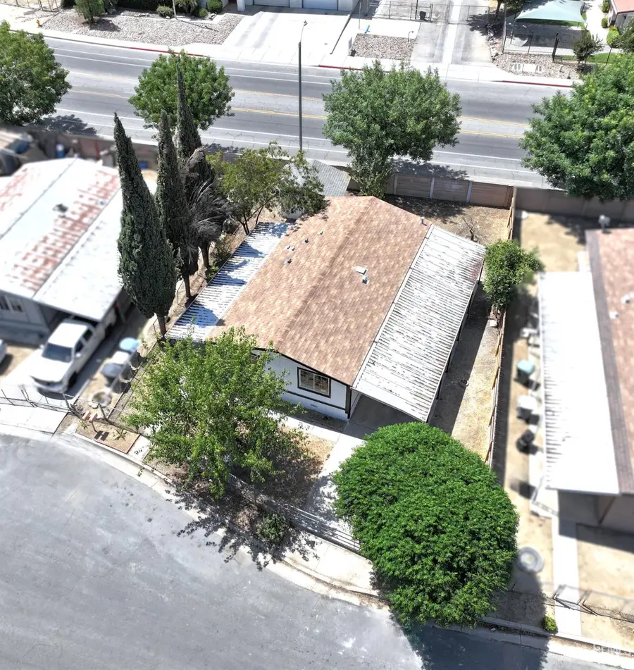 142 W 11TH PLACE, Delano, CA 93215 - #2