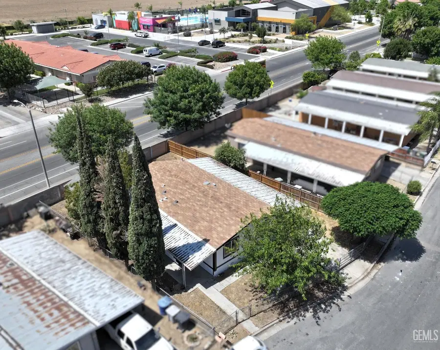 142 W 11TH PLACE, Delano, CA 93215 - #3