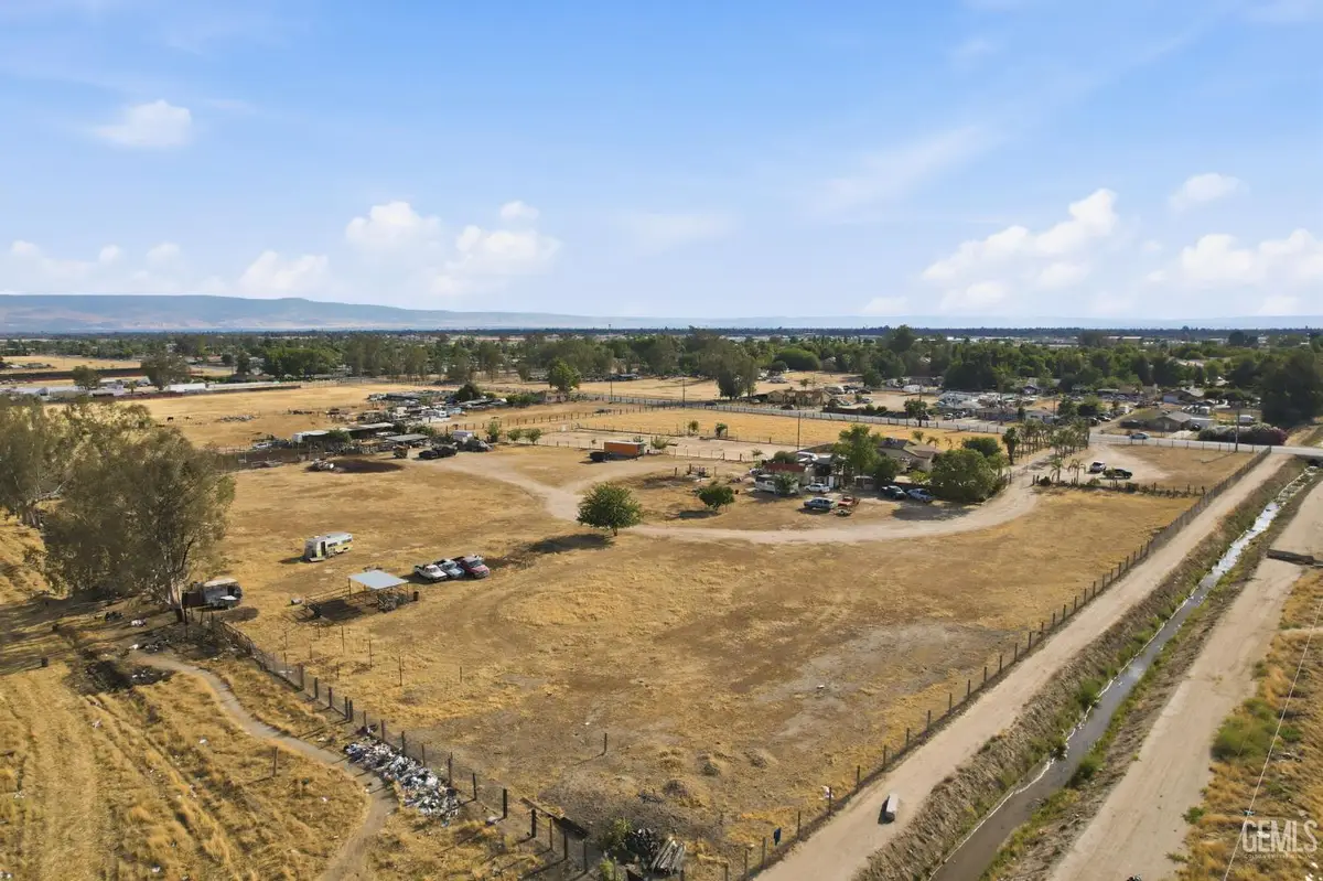 1404 COTTONWOOD ROAD, Bakersfield, CA 93307 - #1