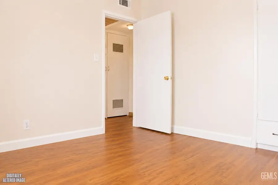 615 OLIVE STREET, Bakersfield, CA 93304 - #3