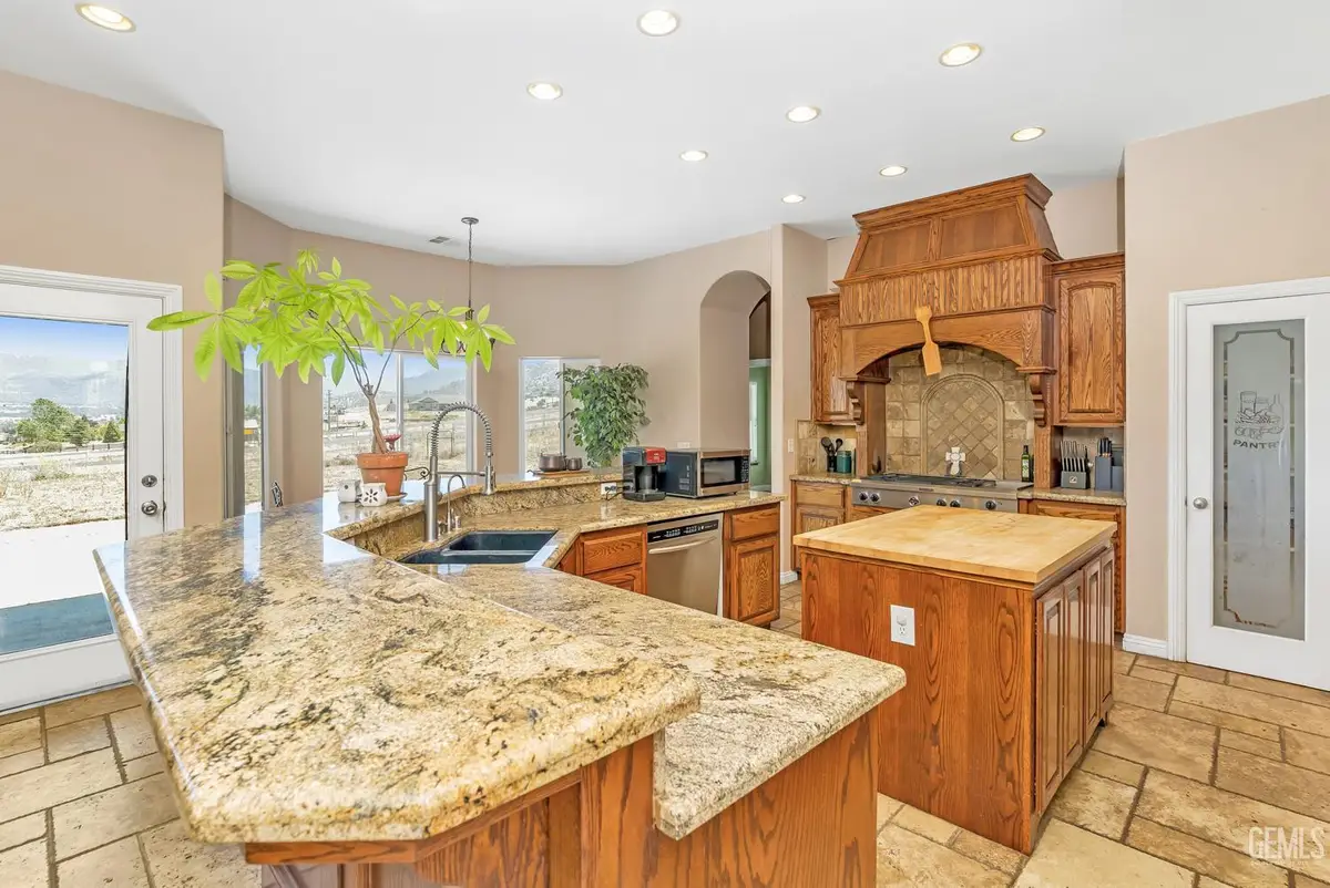 20900 FALLEN LEAF DRIVE, Tehachapi, CA 93561 - #1