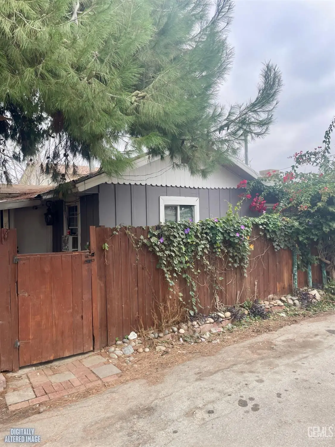 217 E MONETA AVENUE, Bakersfield, CA 93308 - #1