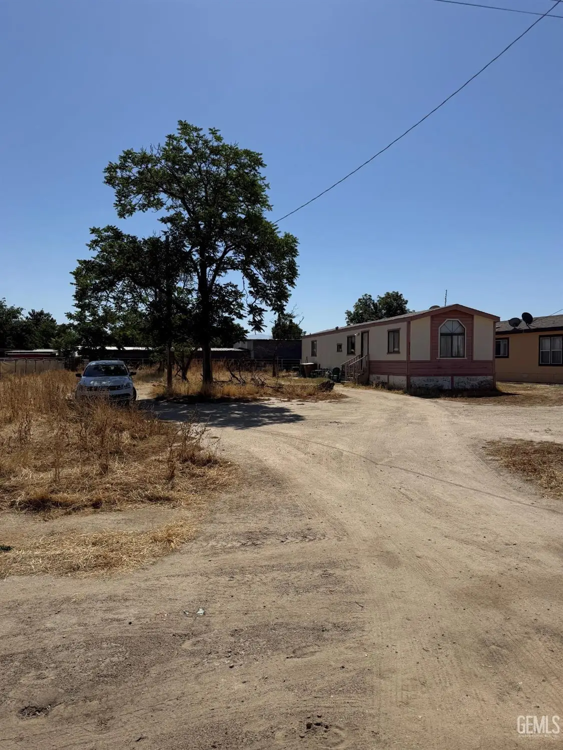 9200 SHANNON DRIVE, Bakersfield, CA 93307 - #1