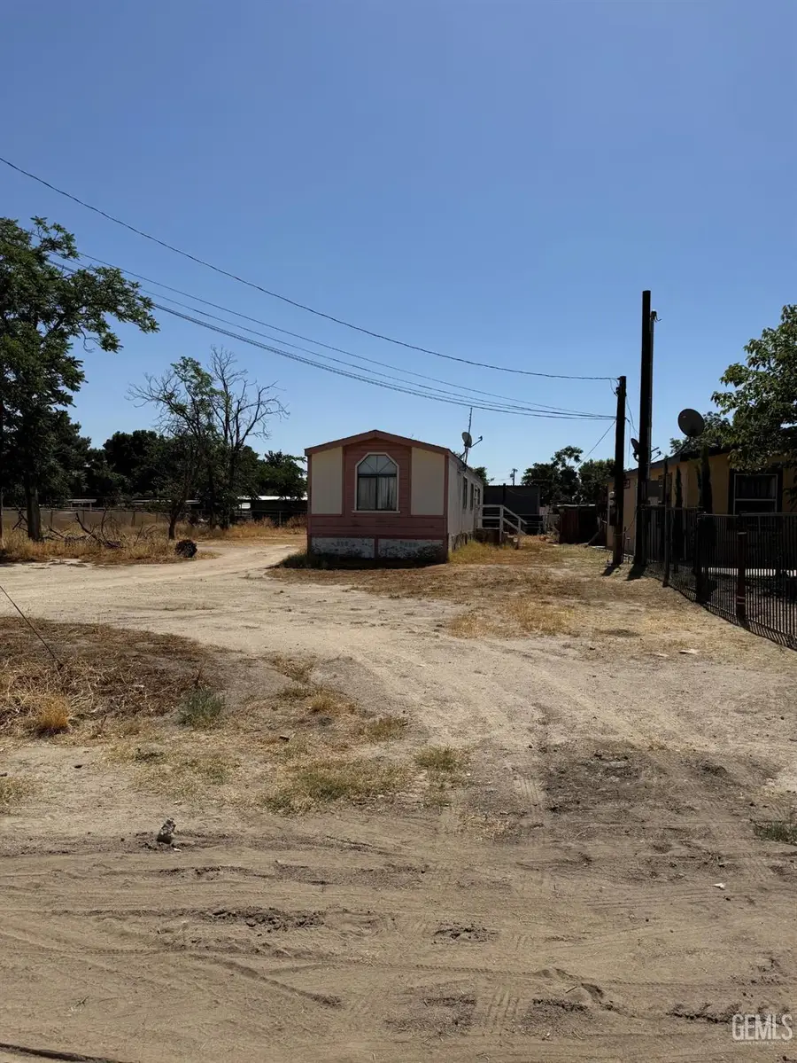 9200 SHANNON DRIVE, Bakersfield, CA 93307 - #2