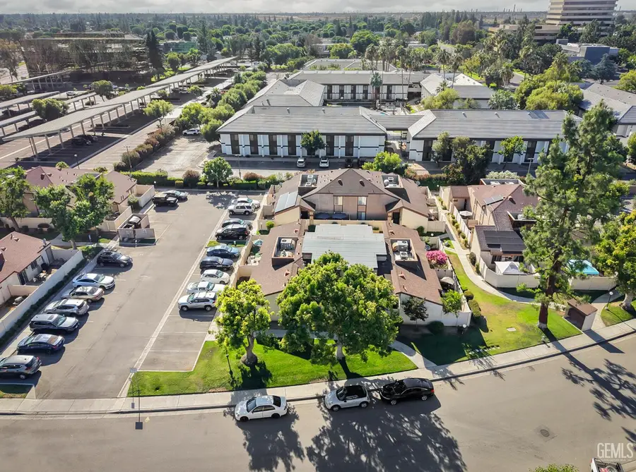 5100 DUNSMUIR ROAD #11, Bakersfield, CA 93309 - #3