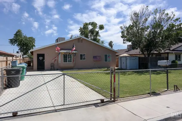 209 E MONETA AVENUE, Bakersfield, CA 93308