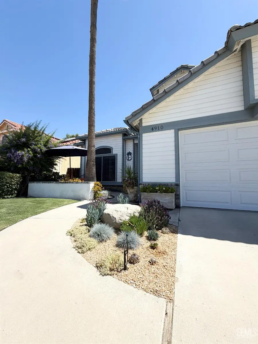 4910 SANDERLING LANE, Bakersfield, CA 93312 - #3
