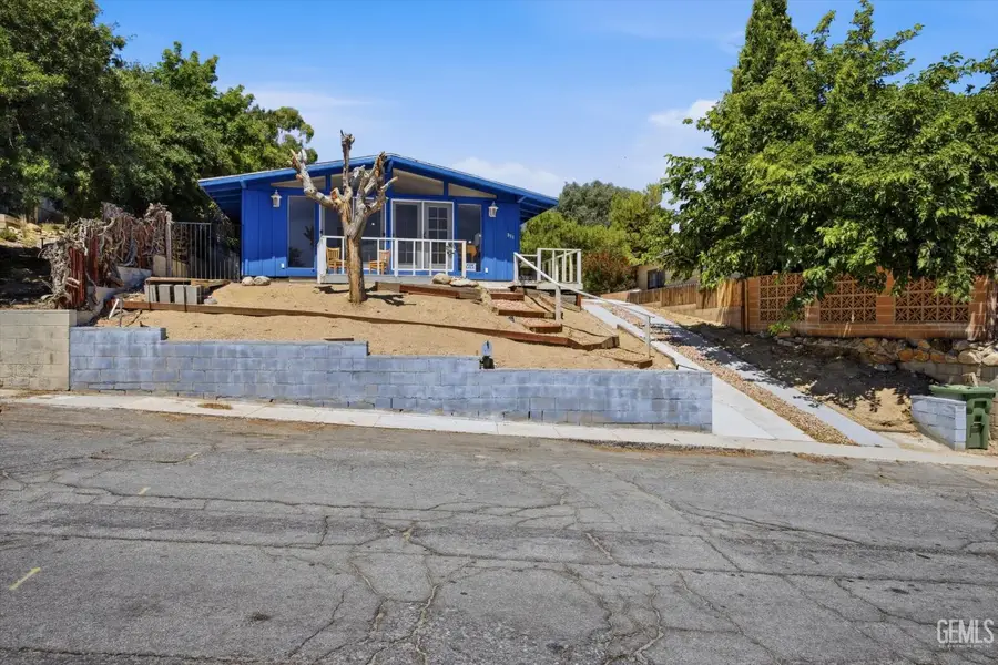 511 HARDING AVENUE, Taft, CA 93268 - #3