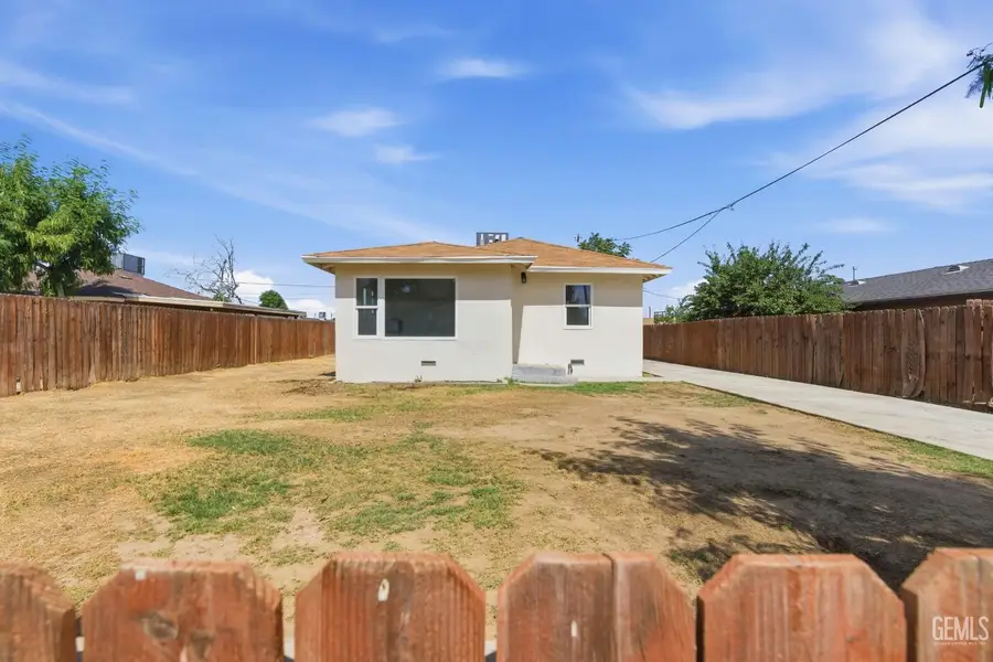 1021 S BROWN STREET, Bakersfield, CA 93307 - #2
