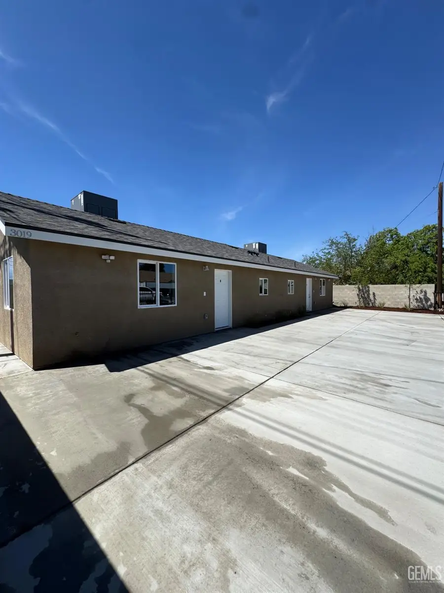3019 PANAMA STREET, Bakersfield, CA 93301 - #2