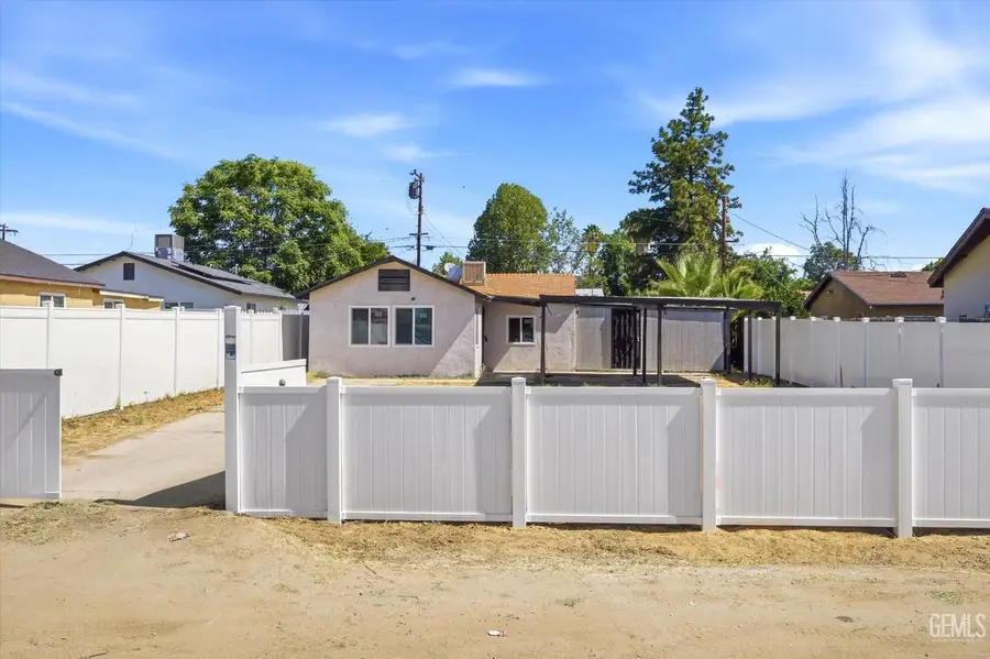 718 LINCOLN AVENUE, Bakersfield, CA 93308 - #2