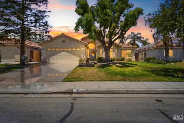 11104 MIRRORED IMAGE COURT, Bakersfield, CA 93311