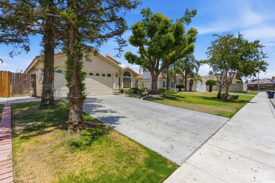 11104 MIRRORED IMAGE COURT, Bakersfield, CA 93311 - #3