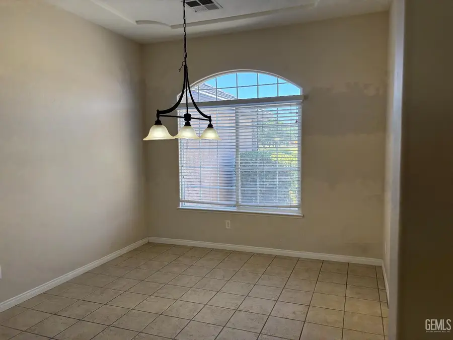15849 CHATEAU MONTELENA DRIVE, Bakersfield, CA 93314 - #3