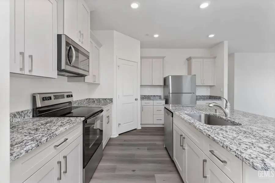 7600 RAMBUTAN PLACE, Bakersfield, CA 93313 - #2